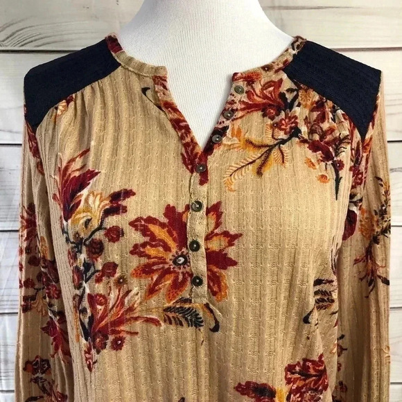 Lee Tan Flowered Long Sleeved V Neck Top M - Picture 6 of 8